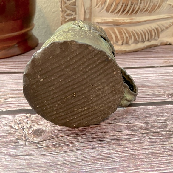 Artisan made Army/ Olive Green Mug w/ primitive texture & leaf application. - Picture 7 of 10